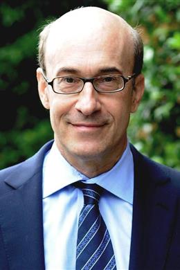 Ken-neth Rogoff
